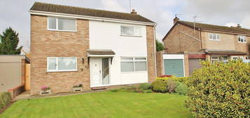 4 bed link detached house for sale