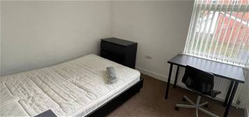 Room to rent in Alderson Road, Sheffield S2
