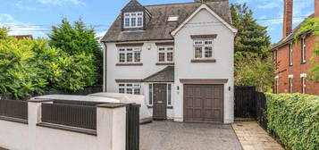 6 bedroom detached house for sale