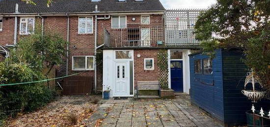 4 bedroom semi-detached house