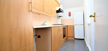 3 bed flat to rent