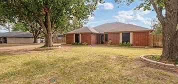 102 Sunset Pl, Joshua, TX 76058