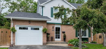 8 Bethune Pl, Barrie, ON L4N 4X7