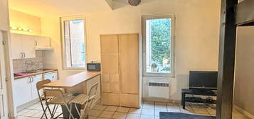 Studio meublé  à louer, 1 pièce, 27 m², Étage 1/–