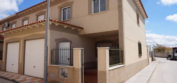 Chalet pareado en venta en calle pedro rico, 2