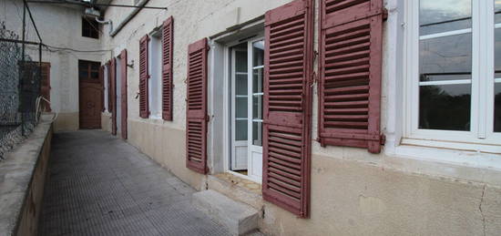 Maison de village 2 chambres + terrasse + cour intérieur