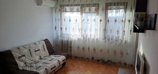 Apartament de 2 camere, 50 mp, semidecomandat, metrou, zona Titan