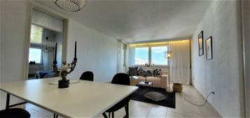 Moderne Stadtwohnung mit Panoramablick: Geräumiges 3-Zimmer-Apartment in zentraler Lage