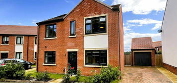 4 bedroom detached house