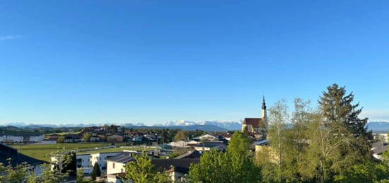 Renovierte 4-Zimmer-Wohnung mit Panoramablick auf die Alpen - Ideal für Familien