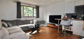 Maisonette for sale in Blackthorn Drive, Leicester LE4