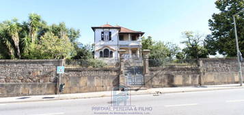 Palacete Finais Século XIX - Rio Tinto / Venda Nova