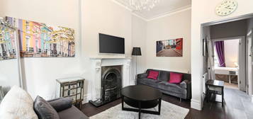 Flat to rent in 13 Aldridge Road Villas, Notting Hill, London W11