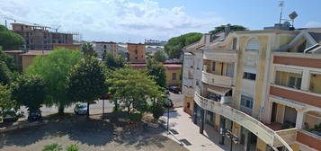 Quadrilocale buono stato, terzo piano, Zona Industriale - San Leonardo, Salerno