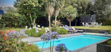 LORIENT - SUPERBE MAISON AVEC PISCINE ET GRAND JARDIN PAYSAGE