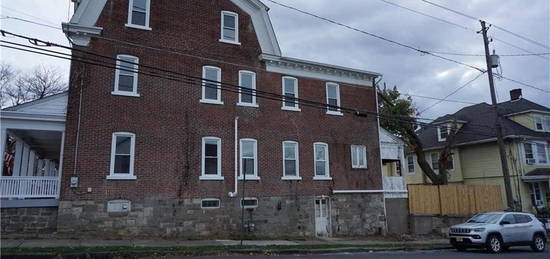 919 Center St, Bethlehem, PA 18018