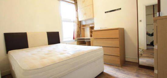 2 bed flat to rent