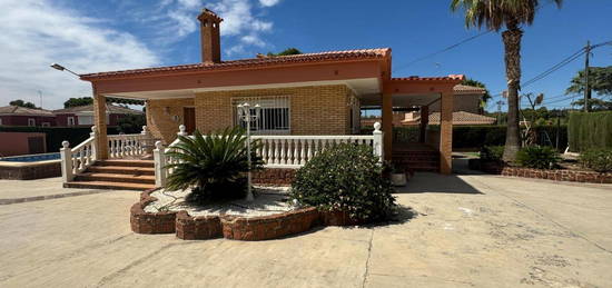 Casa o chalet de alquiler en Urbanizaciones