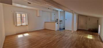 Appartement  à louer, 3 pièces, 2 chambres, 87 m²