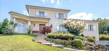 Maison  à vendre, 5 pièces, 3 chambres, 171 m²