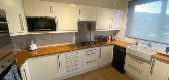 3 bed terraced house to rent