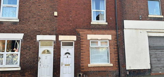 Flat to rent in Victoria Street, Chesterton, Newcastle, Staffs ST5