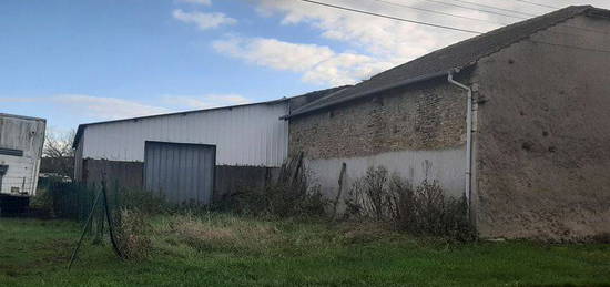 Maison avec hangar