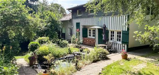 "Villa Waldfrieden" mit Einliegerwohnung - Eine Oase im Grünen Mendens