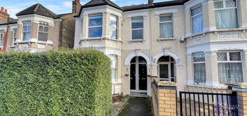 Maisonette for sale in Witham Road, Isleworth TW7