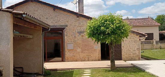 Jolie Maison pierre avec piscine