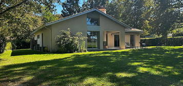 Maison  à louer, 4 pièces, 3 chambres, 155 m²