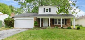608 Pasteur Ave, Bowling Green, OH 43402