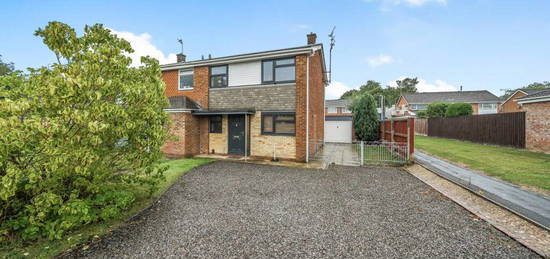 3 bedroom semi-detached house for sale