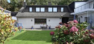 Schickes Anwesen: 2 moderne Häuser großes Grundstück am Wald i. Herne prov. frei zu verkaufen!