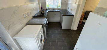 Maisonette to rent in High Street, Cranford, Hounslow TW5