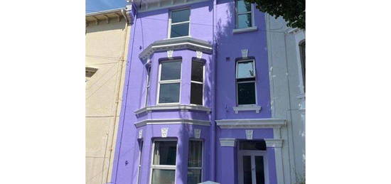 Terraced house to rent in Clyde Road, Brighton BN1