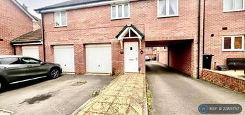 2 bedroom detached house