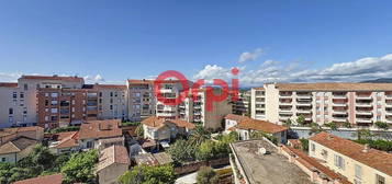 STUDIO 27 M² 680€ CENTRE VILLE SAINT-RAPHAEL - TERRASSE