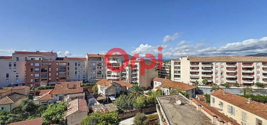 STUDIO 27 M² 680€ CENTRE VILLE SAINT-RAPHAEL - TERRASSE