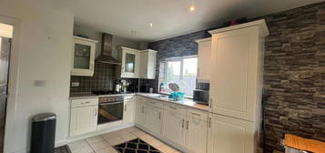 2 bed flat to rent