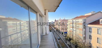 Apartamento T2 Campo de Ourique