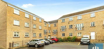 Flat to rent in Croft Court, Mount Lane, Brighouse, West Yorkshire HD6