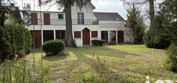 Maison 2 étages  à vendre, 5 pièces, 2 chambres, 190 m²