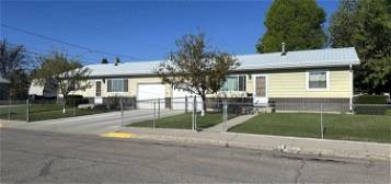 314 and 318 N 5th St W, Riverton, WY 82501