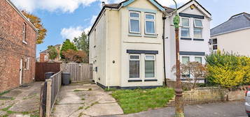 2 bed semi-detached house for sale