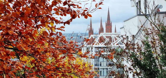 ANSPRECHENDE WOHNUNG MIT XXL-BALKON IN BESTER WOHNLAGE, NÄHE KURPARK