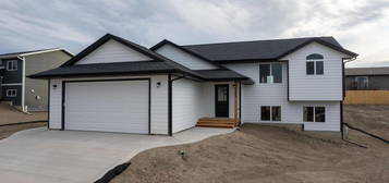 1201 Kenai Dr, Box Elder, SD 57719