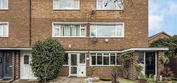 Flat for sale in Courtlands Avenue, London SE12