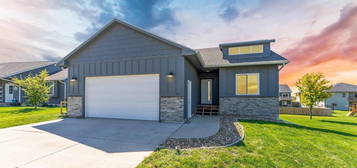 111 Lynx St, Valley Springs, SD 57068-2011