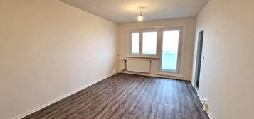 ** JETZT EINZIEHEN ** - Singlewohnung mit Balkon // Fahrstuhl // Bad mit Wanne